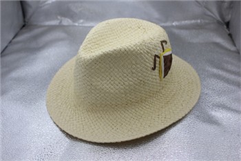 ٹوپیوں کو کپڑوں سے کیسے ملایا جائے۔